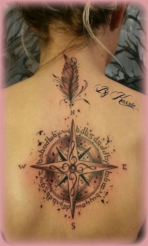 tatouage rose des vents fleche